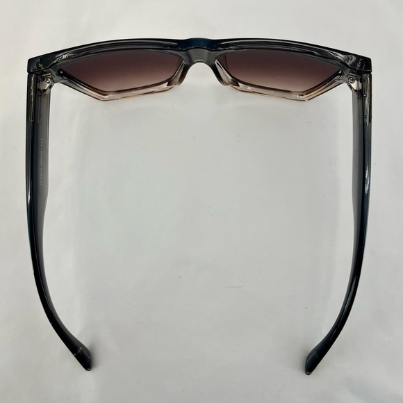 Tom Ford TF0942 Dove Sunglasses in Dark Gray & Pink with Gold Trim